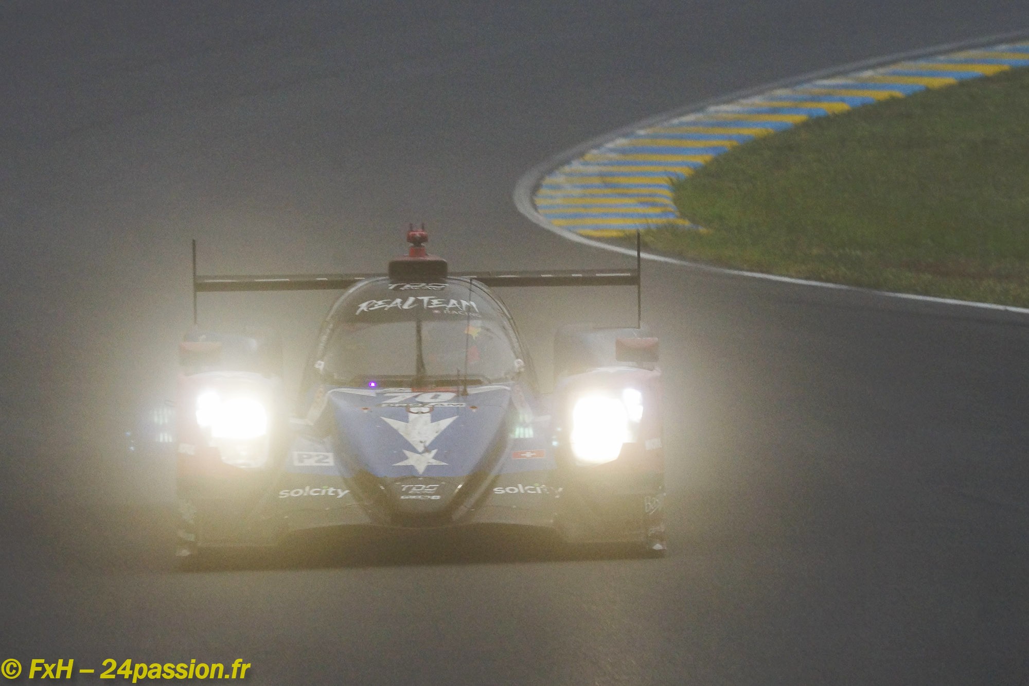 Oreca 07 dans le brouillard.Cliquez pour acc�der � la page
